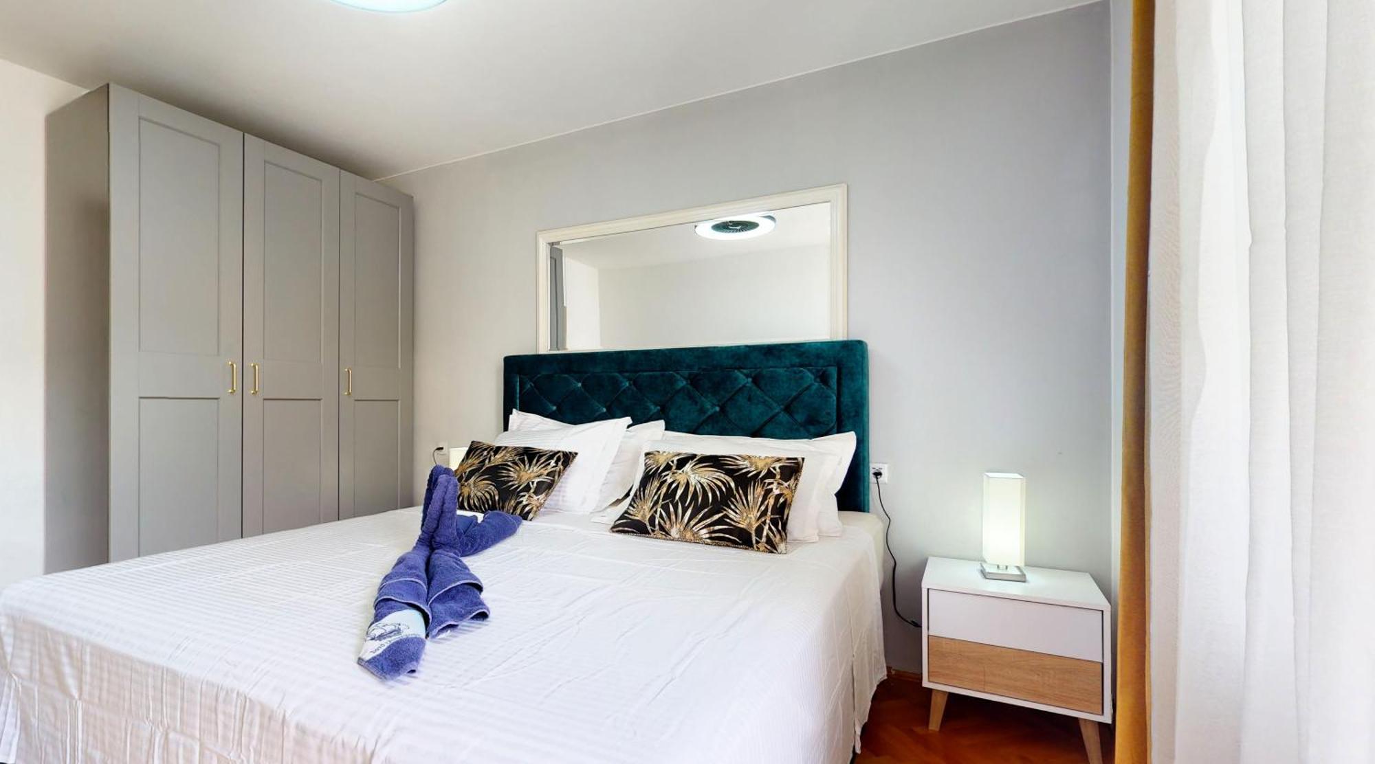 Modern Deluxe Sara Ii With 2 Bedrooms- Split